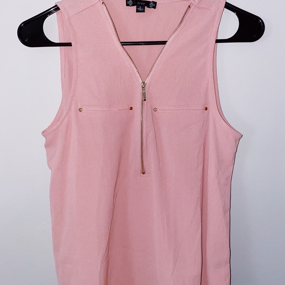 Salmon/pink tank top blouse.